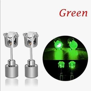 Cute Light Up Earrings in Green